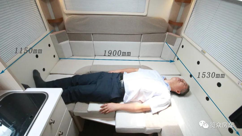 老人孩子房車旅行，選擇這款房車合適