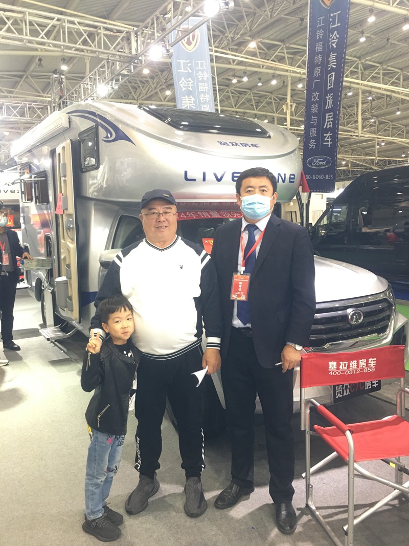 從這選房車(chē)的顧客怎么這么多? 從這選房車(chē)的顧客怎么這么多?