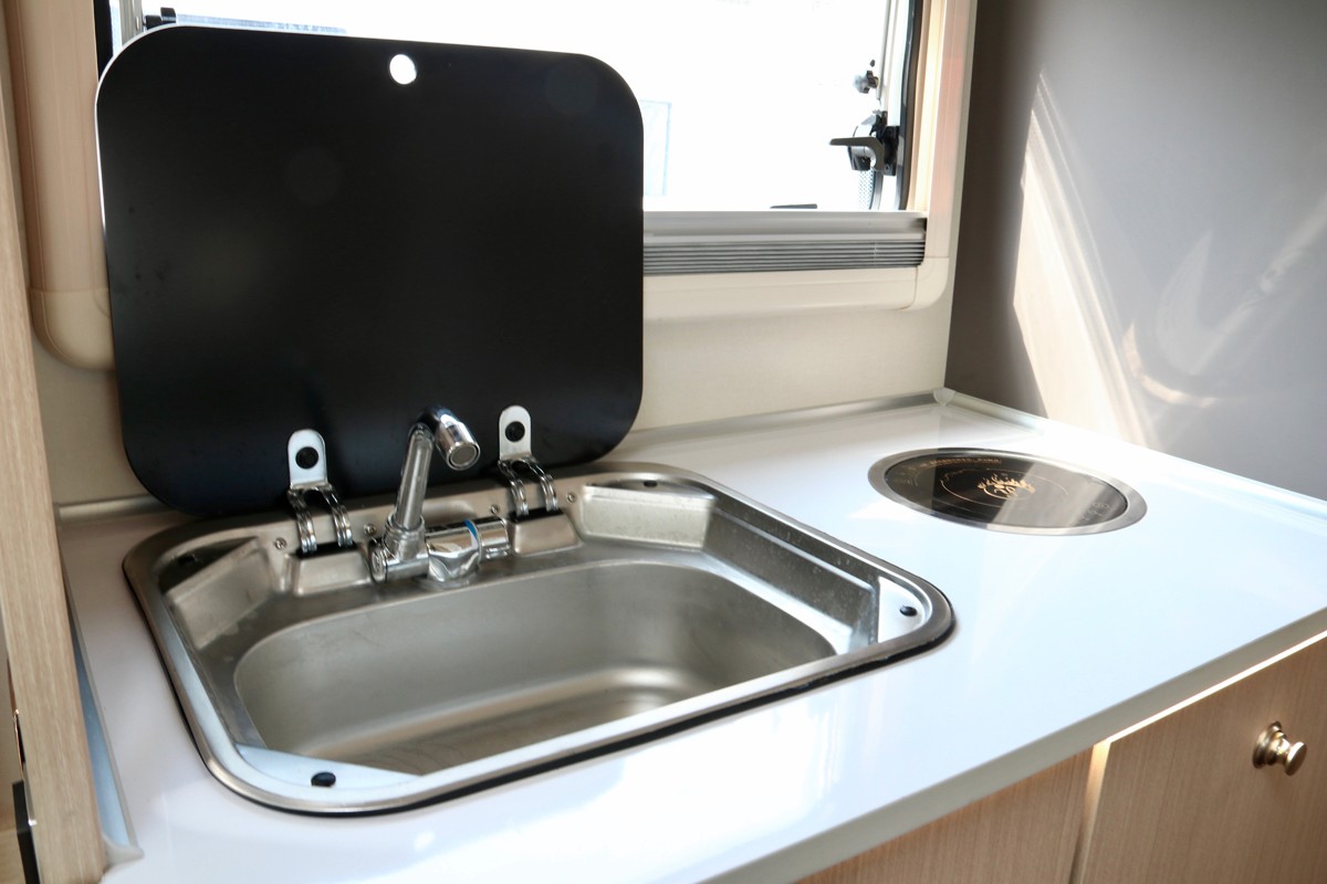 深度房車自駕，還是要選這樣的房車