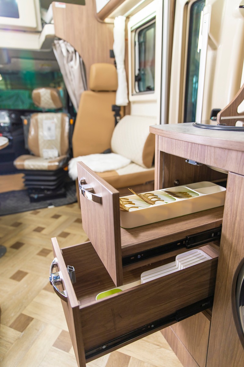 更有空間，更舒適的國(guó)六房車