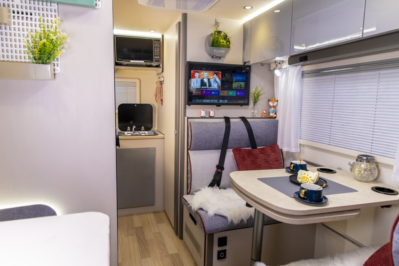 一室一廳大廚房，房車這款很舒適