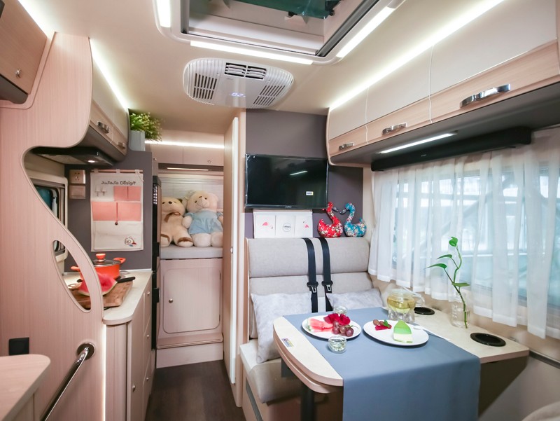 這款房車，勁大省油還是四驅房車