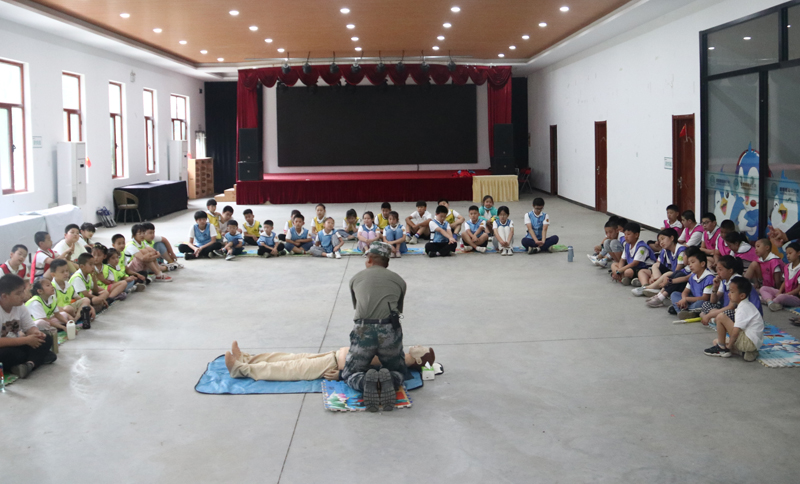 覽眾房車(chē)第八屆員工子女夏令營(yíng)