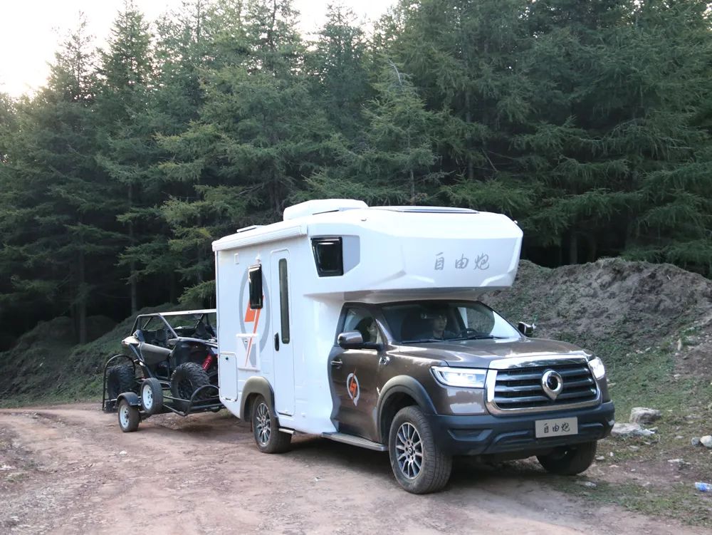 C6駕照即將到來！這款擁有牽引資質的自行式房車千萬別錯過！