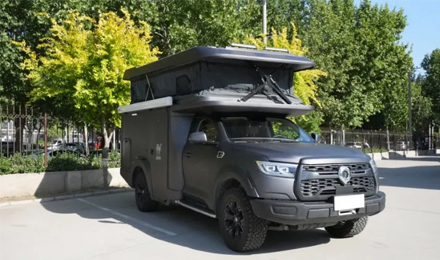 2.0T+四驅，高僅2.2米，能入地庫，這款硬核升頂房車你愛了嗎？